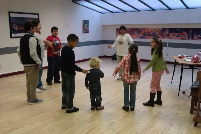 Bilingual children at a Spanish theatre workshop
