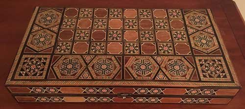 Crafted Tric Trac box in wood and mother of pearl from Khan il Khalili in Cairo